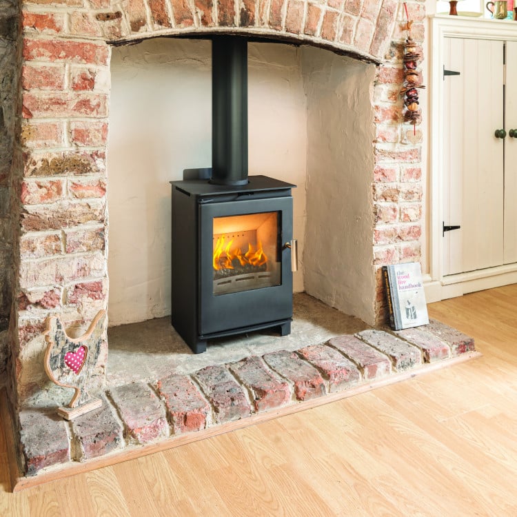 Load image into Gallery viewer, Beltane Brue Wood Burning / Multifuel Stove