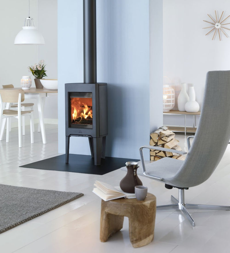 Load image into Gallery viewer, Jotul F 162 5kW Wood Burning Ecodesign Stove lifestyle image