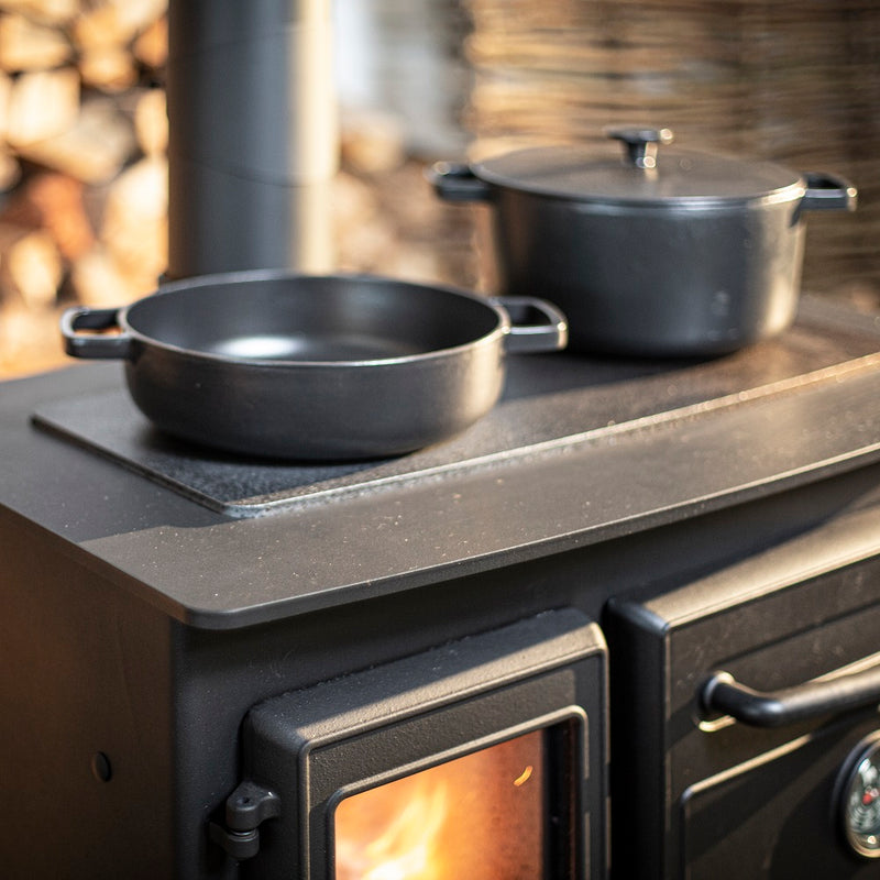 Load image into Gallery viewer, Charnwood Haven Wood Burning Ecodesign Range Cooker top view

